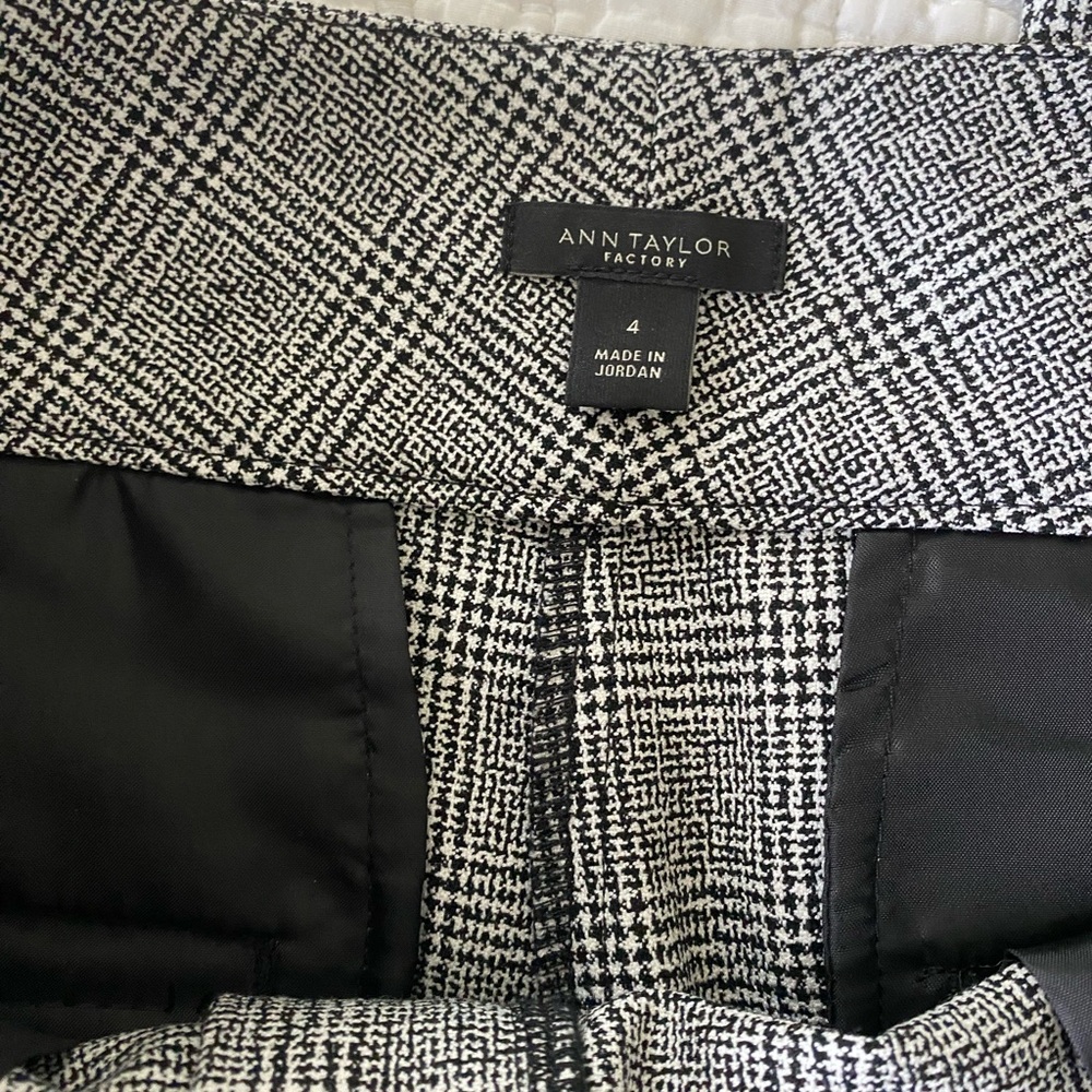 Ann Taylor Factory Glen Plaid Dress Pants – Size 4 – Black & White – NWOT - Picture 2 of 4